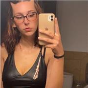 Soy una persona muy carismática y a la que le encanta tratar con niños y ayudarles a aprender cosas nuevas.